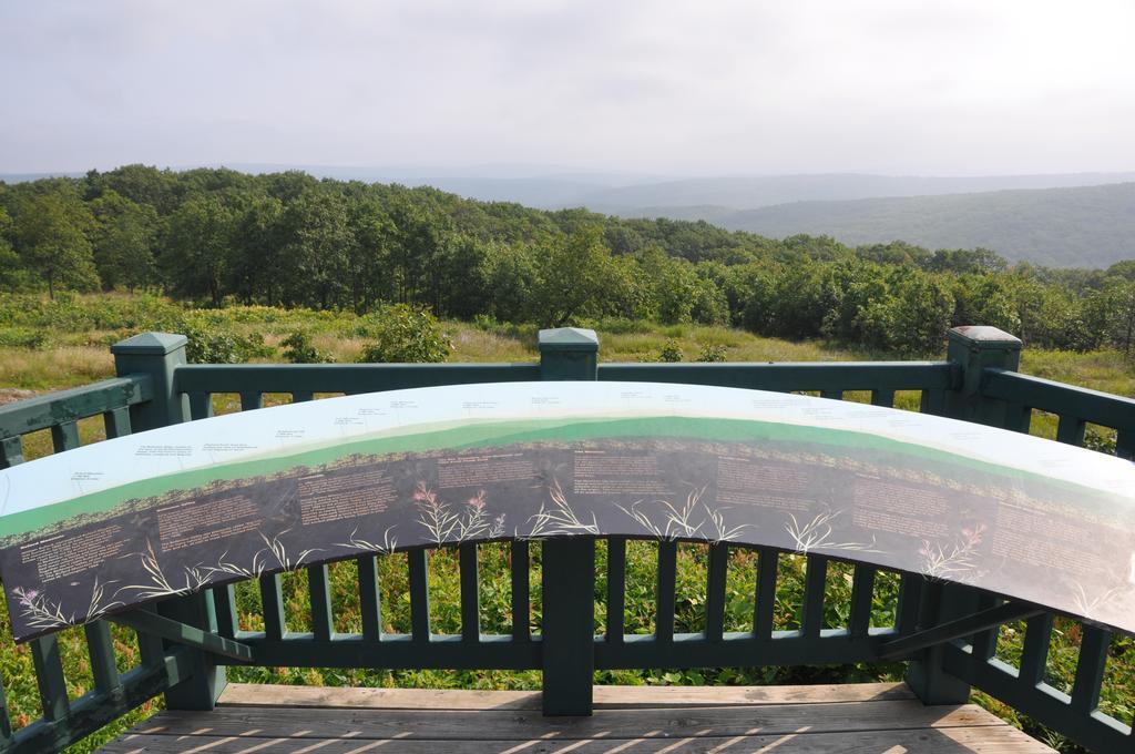 Shepherd Mountain Inn & Suites Pilot Knob Quarto foto